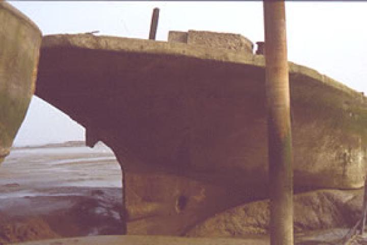 VIOLETTE - in use as harbour arm. Stern from starboard quarter looking forward.