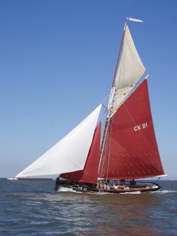 Maria under sail - port side