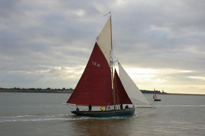 Maria under sail - starboard side