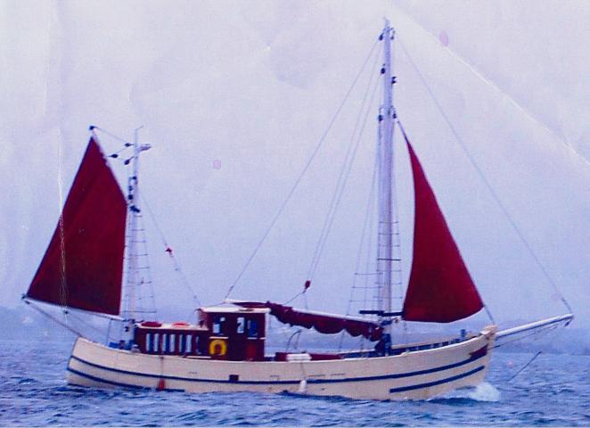 Niels Risager under way - starboard side