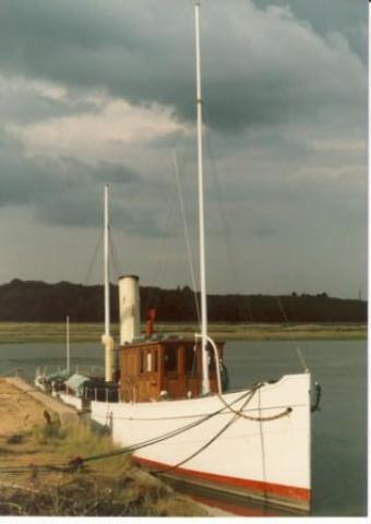 Carola - starboard bow view