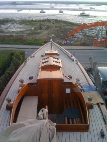 Linette - close up of starboard bow, underway