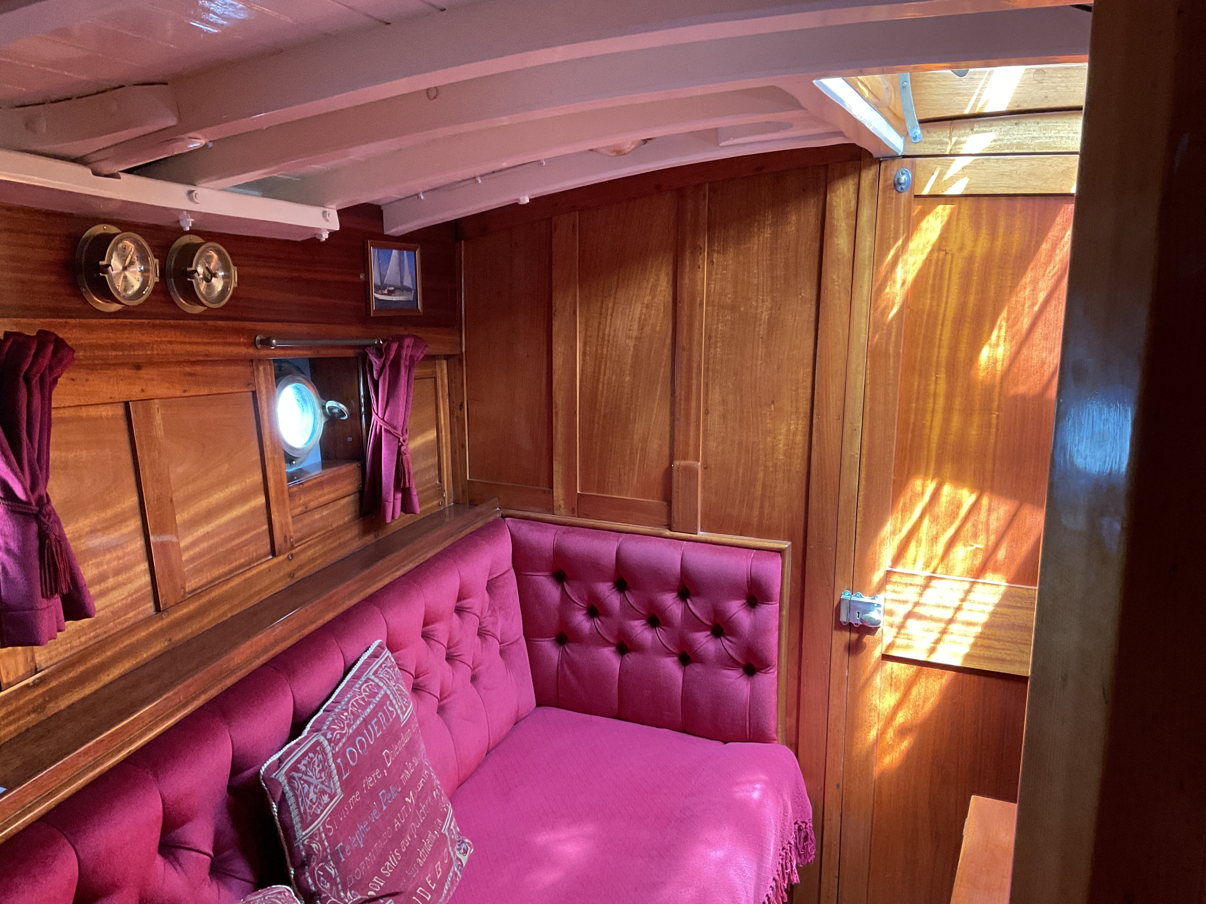 Glengour saloon