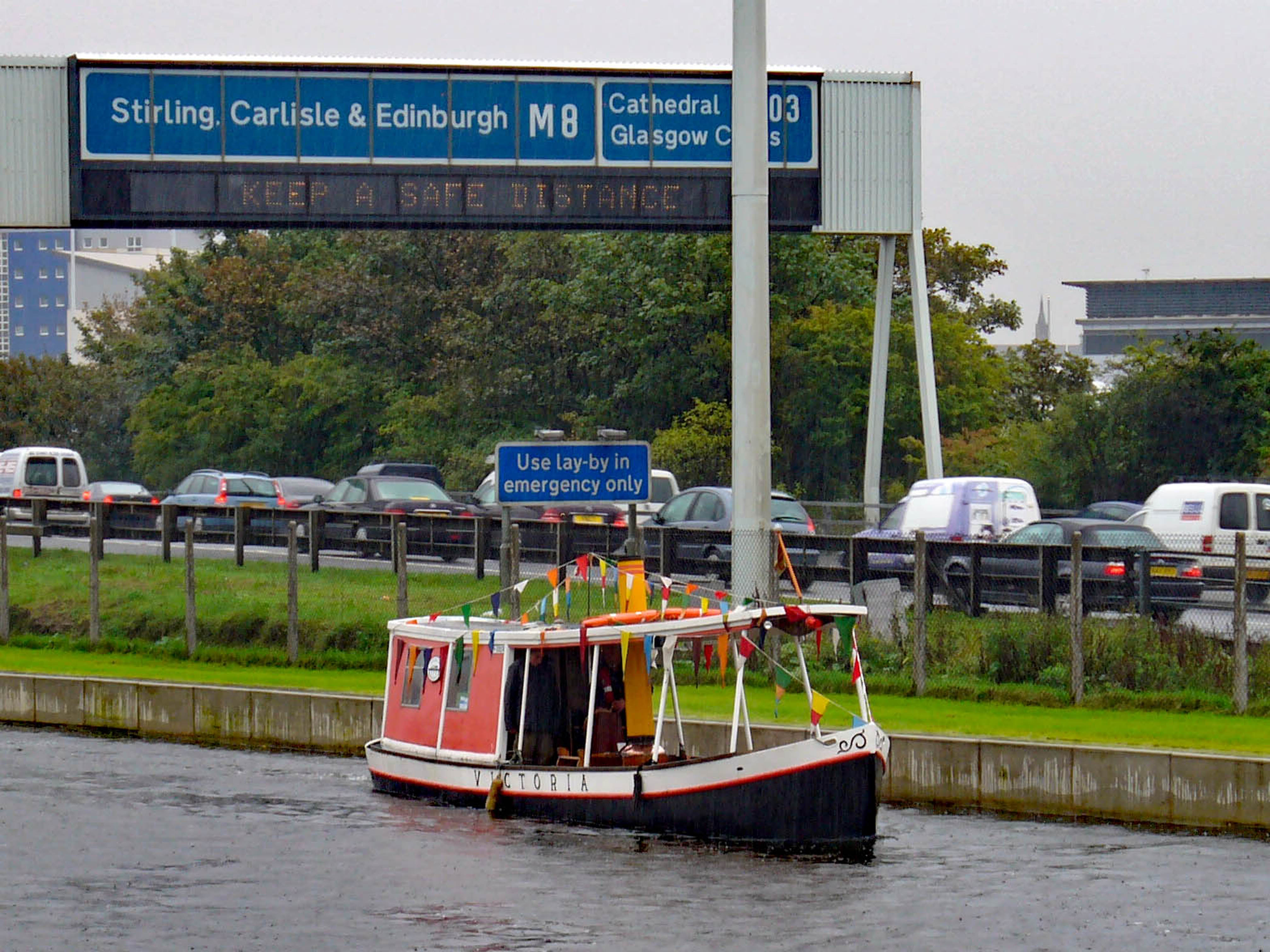 Victoria in Glasgow for opening of Port Dundas extension, August 2006
