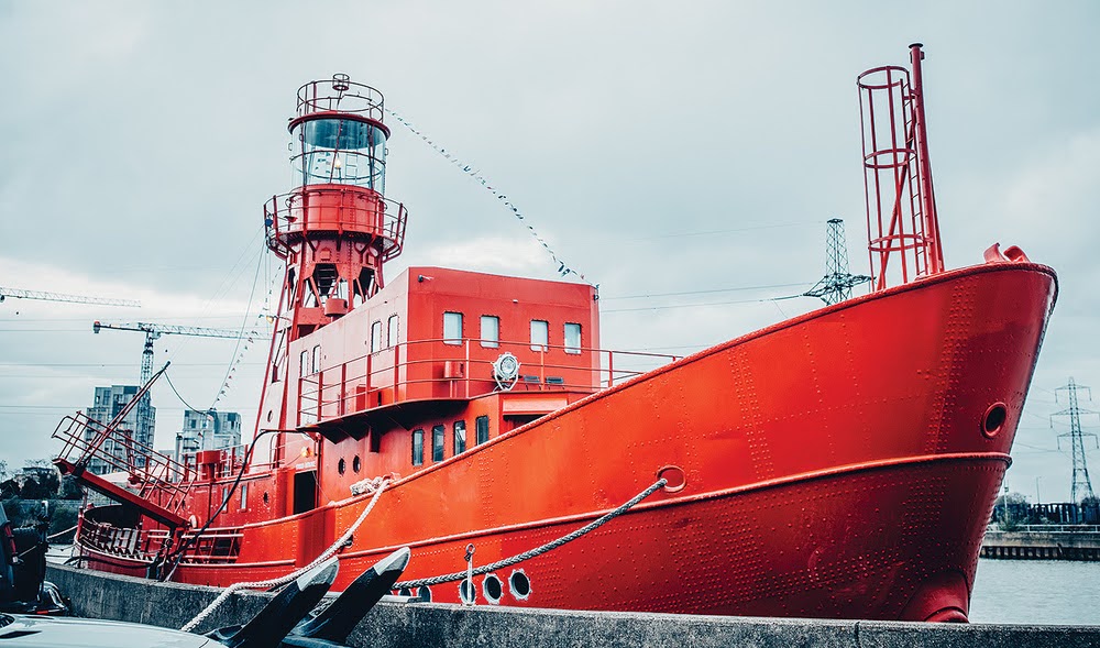 LV95 from the quayside at Trinity Buoy Wharf