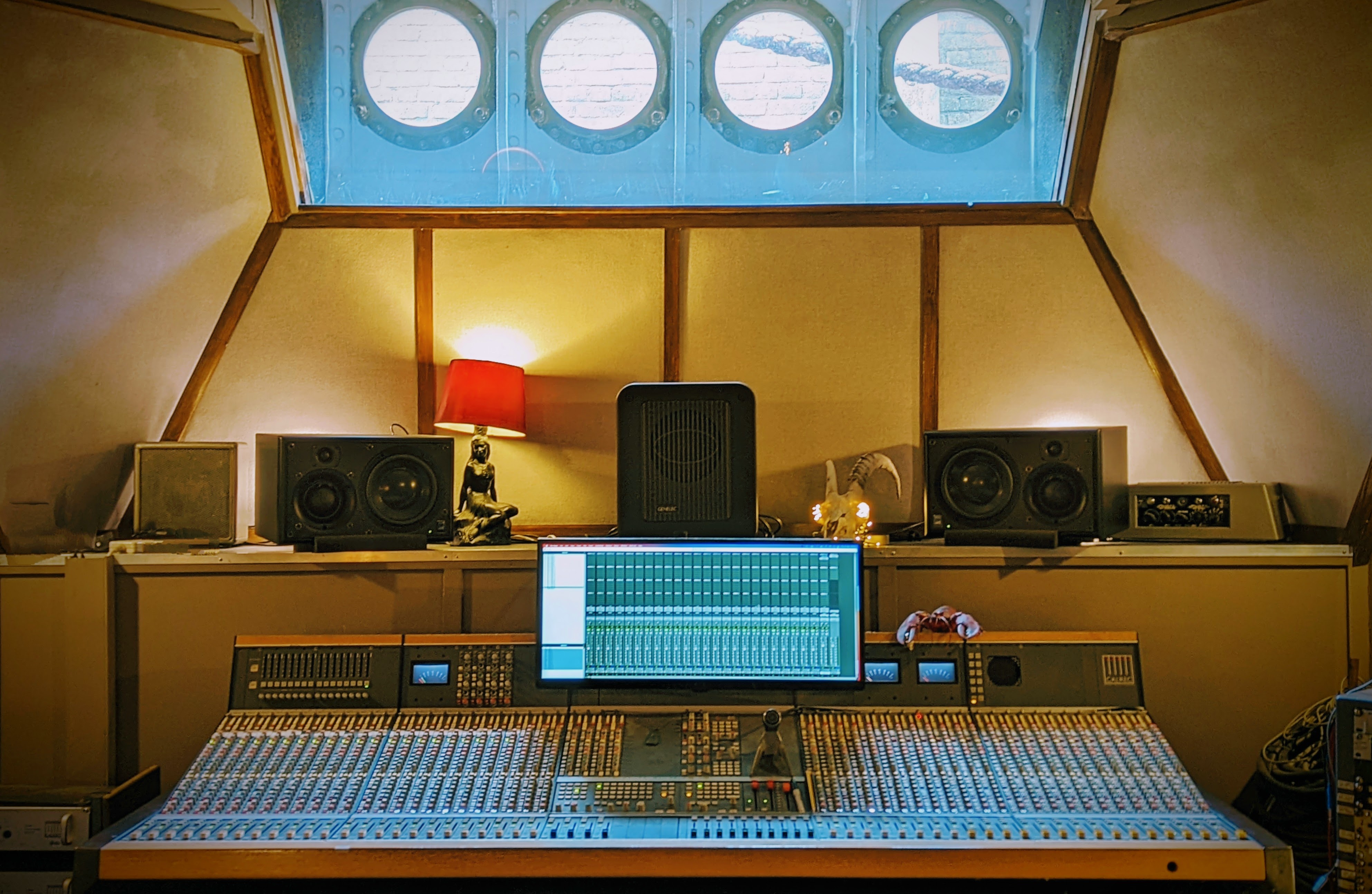 LV95's Studio 1 control room