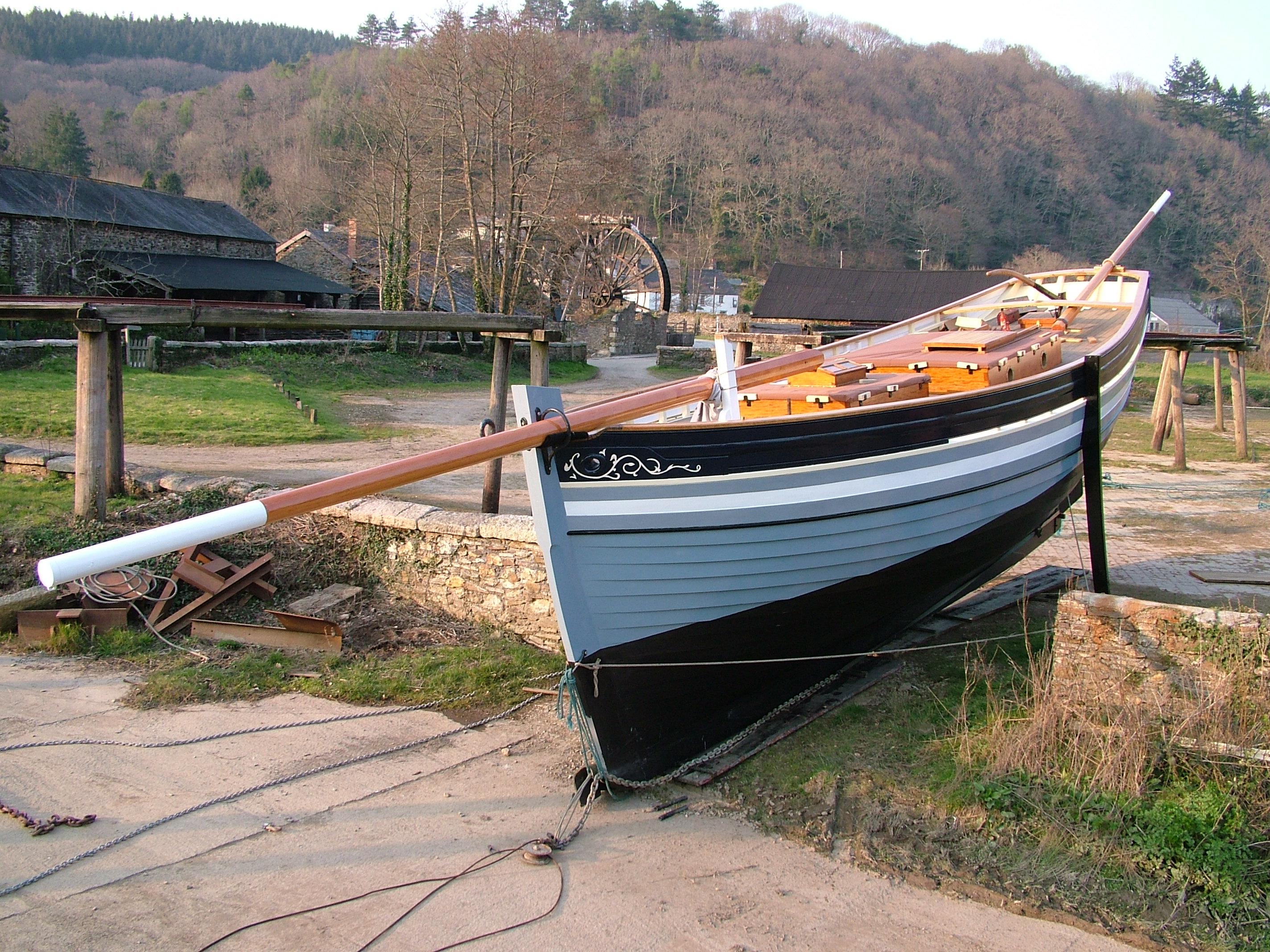 Alert bow facing