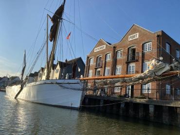 SB Niagara at Wivenhoe, September 2023