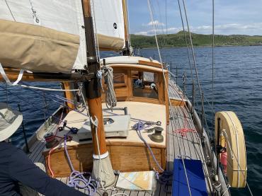 Glengour teak deck, with step amidships