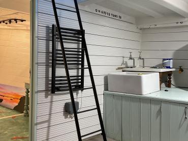 Hotspur's bathroom