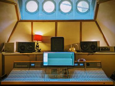 LV95's Studio 1 control room